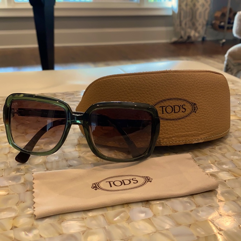 Beautiful two tone Tod’s sunglasses